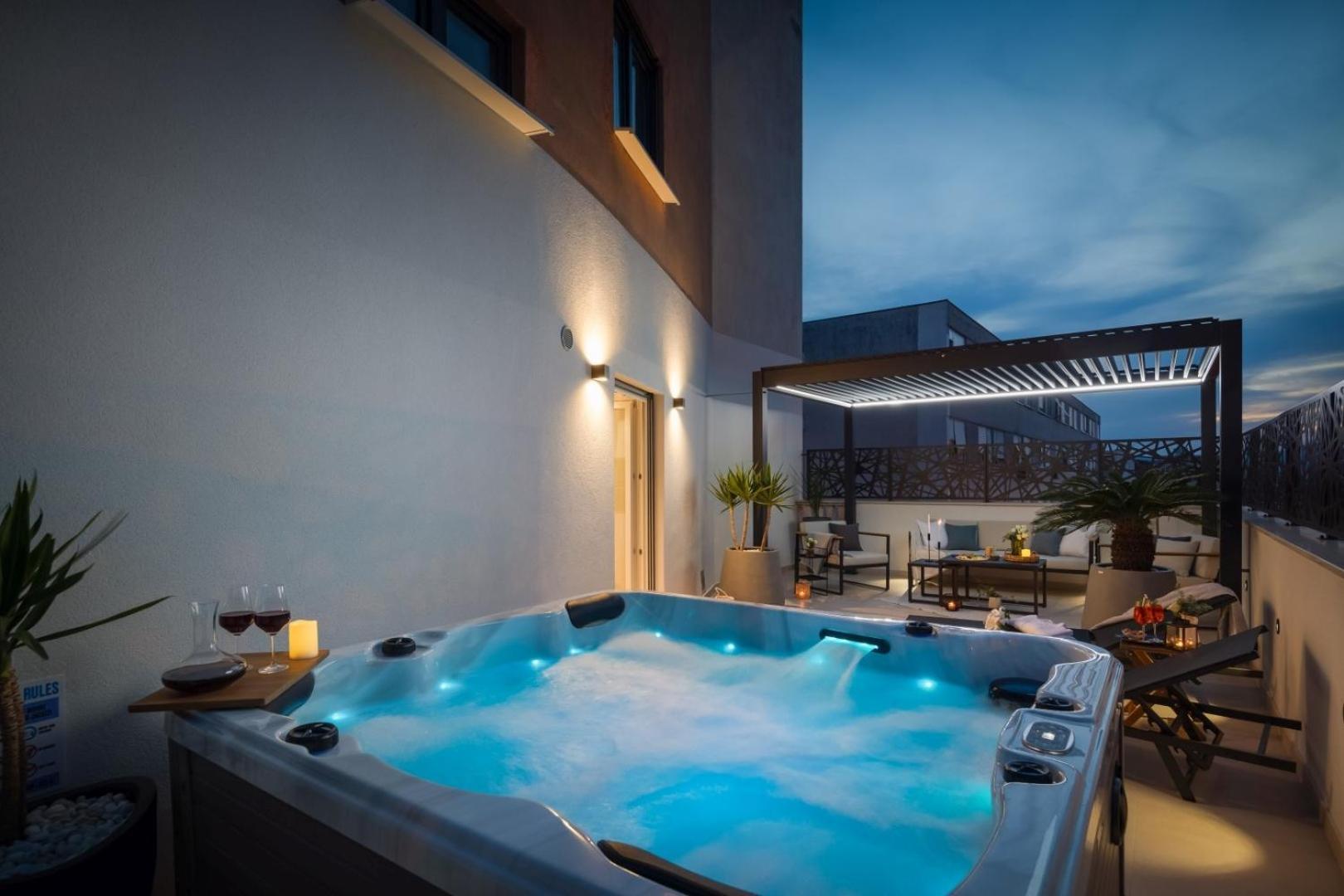 Luxury Apartment Silvery In Split Center With Jacuzzi, Sauna And Parking Exterior photo
