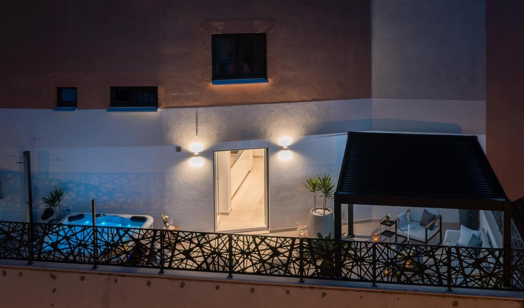 Luxury Apartment Silvery In Split Center With Jacuzzi, Sauna And Parking Exterior photo
