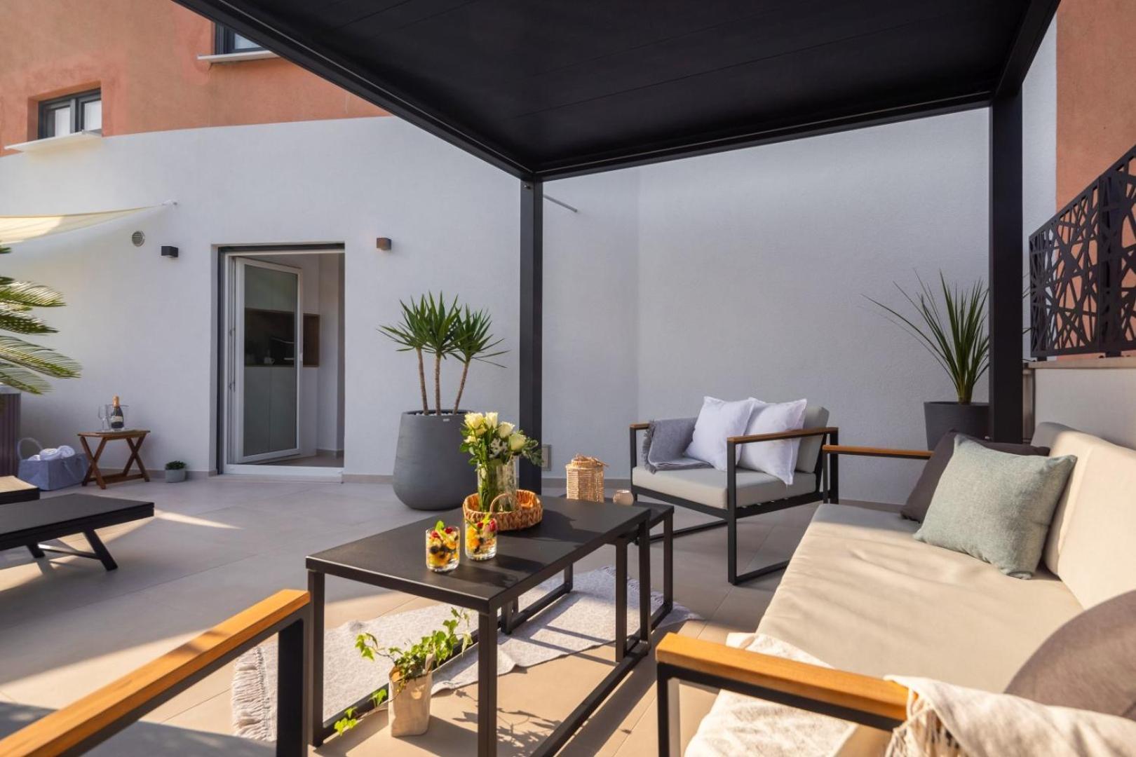 Luxury Apartment Silvery In Split Center With Jacuzzi, Sauna And Parking Exterior photo