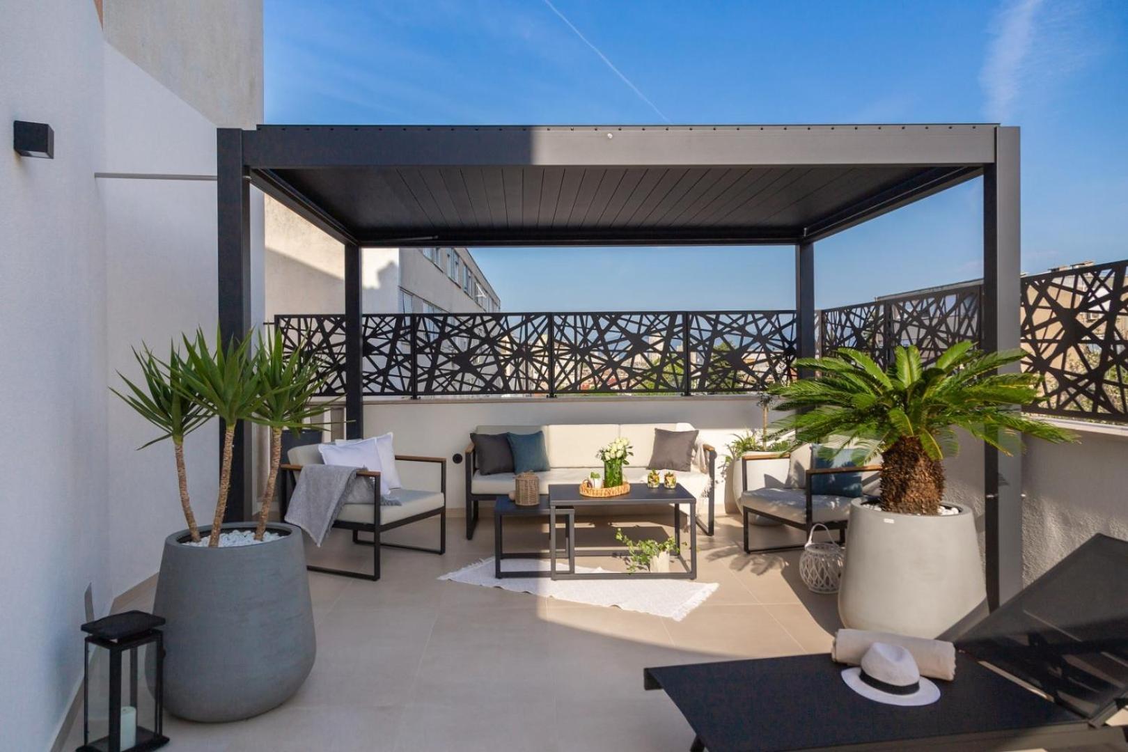 Luxury Apartment Silvery In Split Center With Jacuzzi, Sauna And Parking Exterior photo